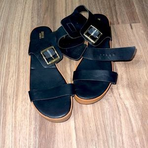Black Plat Form Sandal